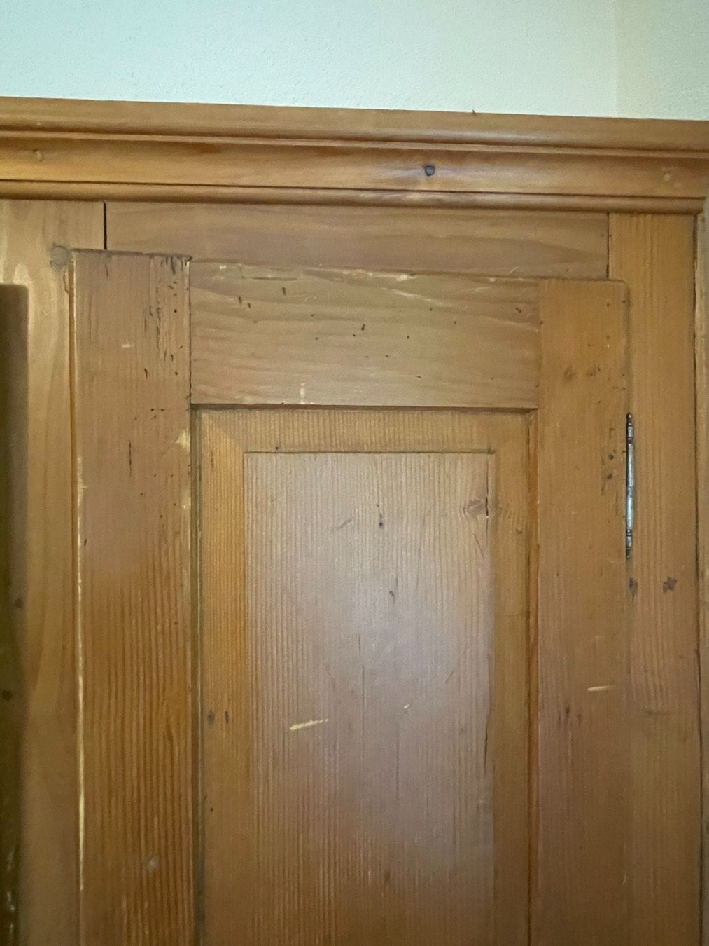 Armadi: alter Bauernschrank Holz – Usato da Niederweningen venduto da mirabet 2