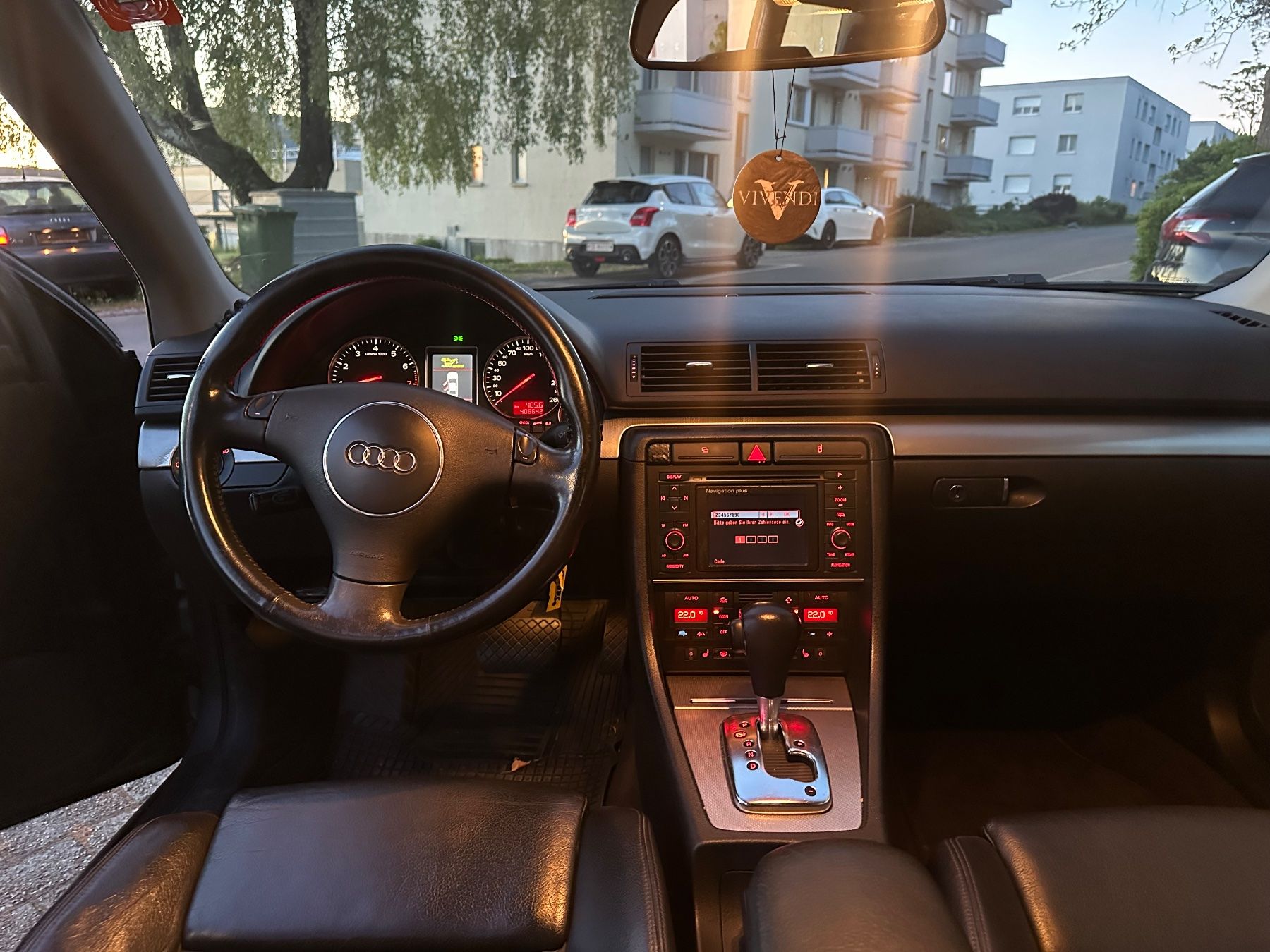 Audi Autos: Audi A4 AVANT 1,8  turbo  AUTOMAT – D'occasion à Wil SG par NURTO34 7