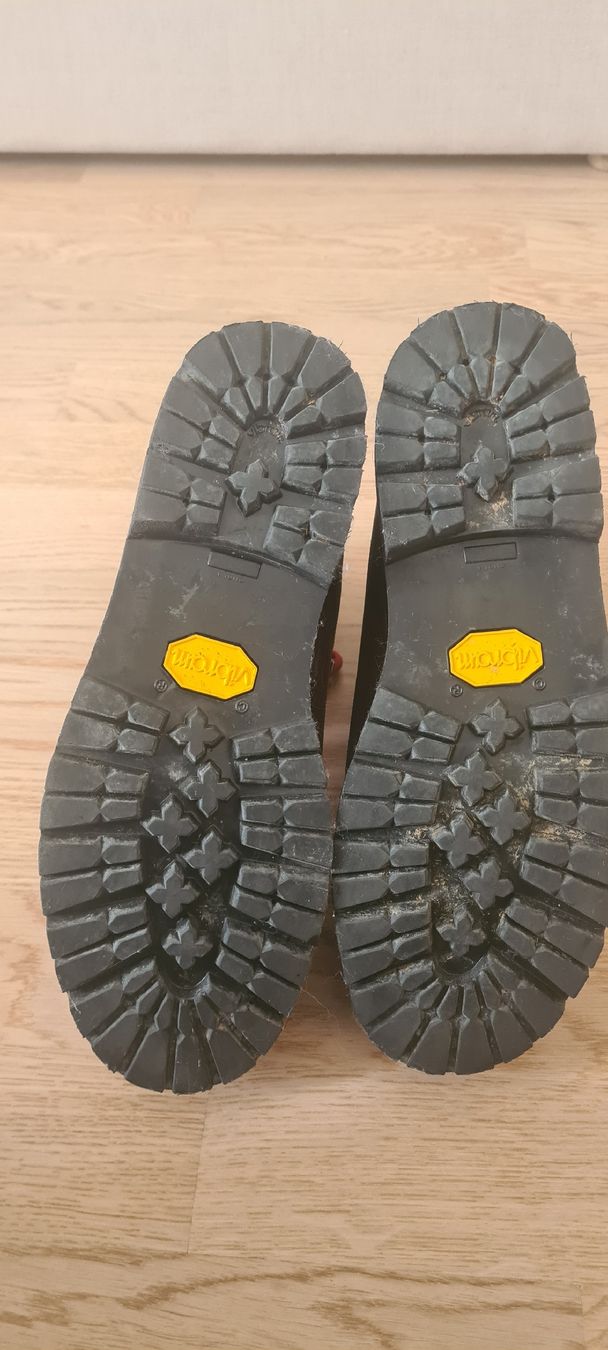 Scarpe da donna: Handcrafted women's hiking boots by Gronell – Nuovo (secondo la descrizione) da Zürich venduto da sut_6hqn 2