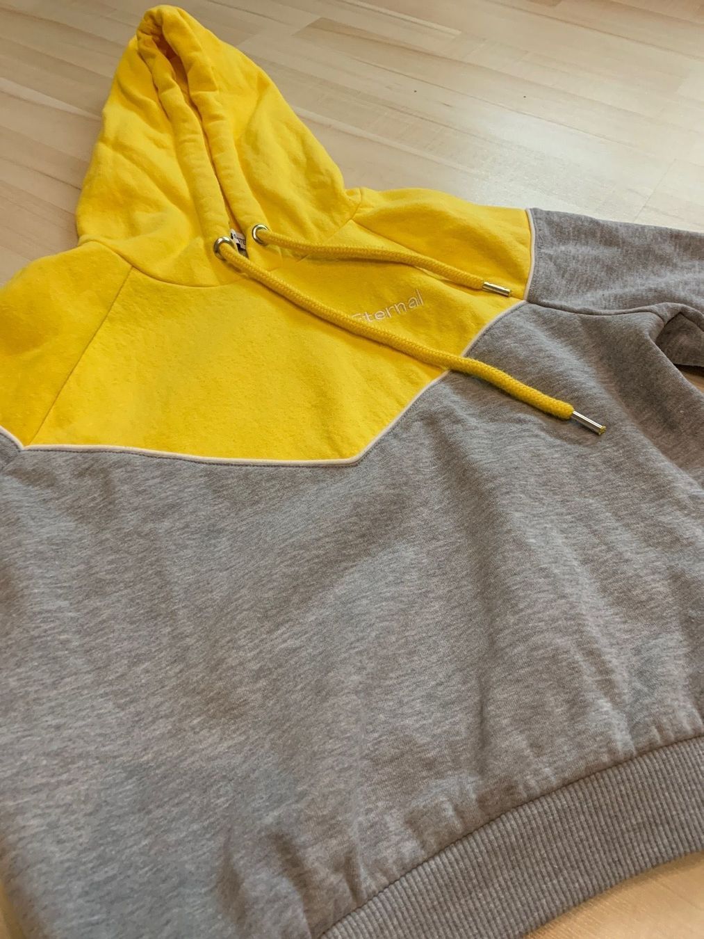 Maglioni & Felpe: Damen Hoodie – Usato da Zofingen venduto da saaraaah___ 2