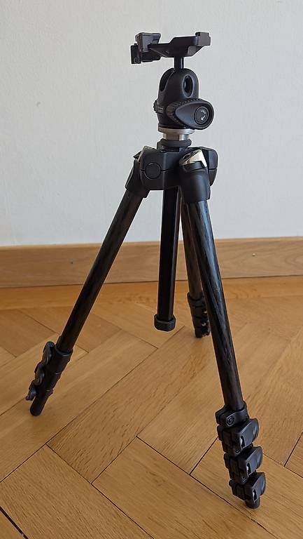 Treppiedi & Teste: Manfrotto tripod + headball – Usato da Zürich venduto da ch0pf1n 1