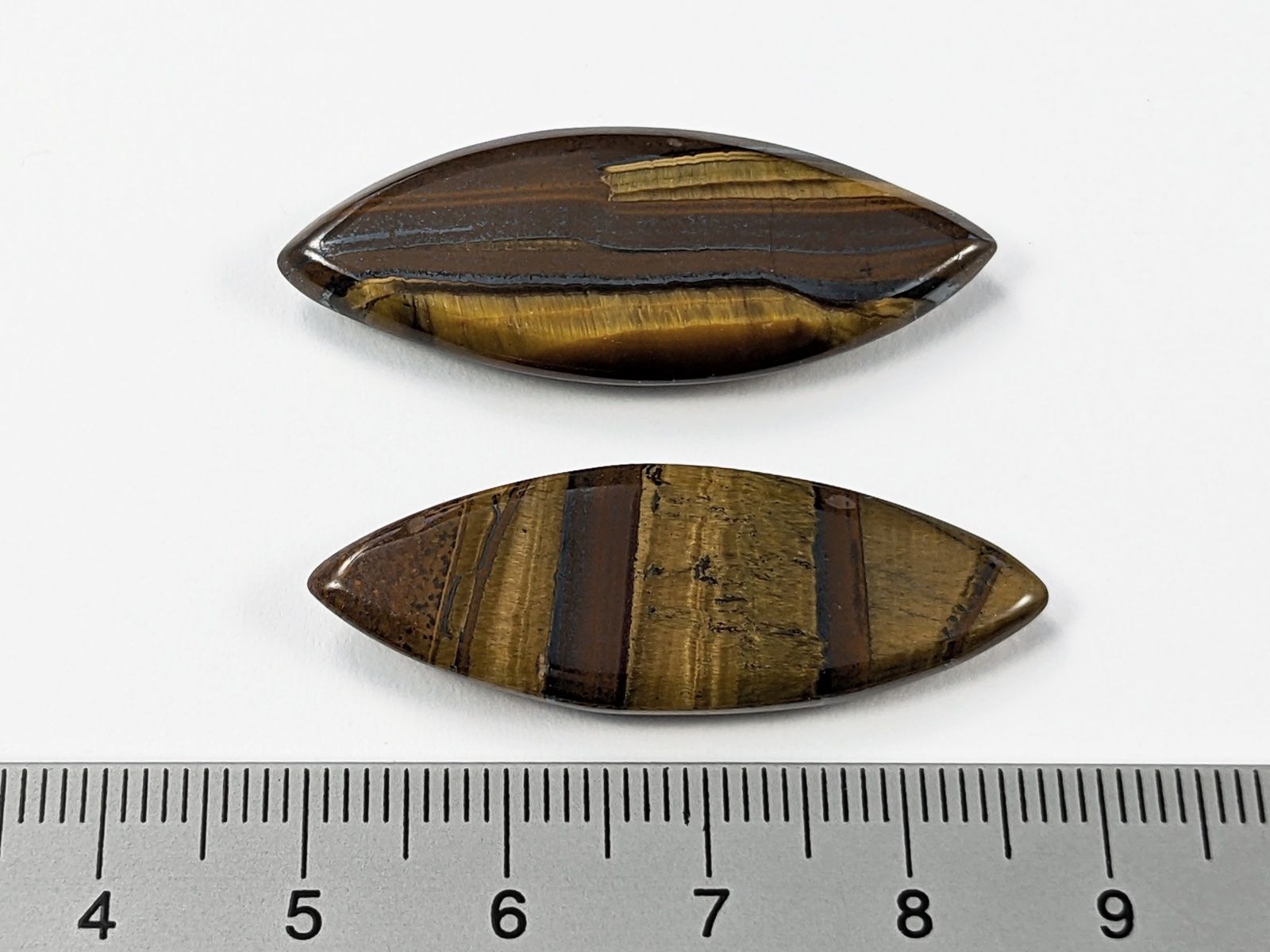 Minerali & Pietre curative: Tigerauge 38mm 2Stk. – Nuovo e nell'imballaggio originale da Meilen venduto da StoneGarden 1