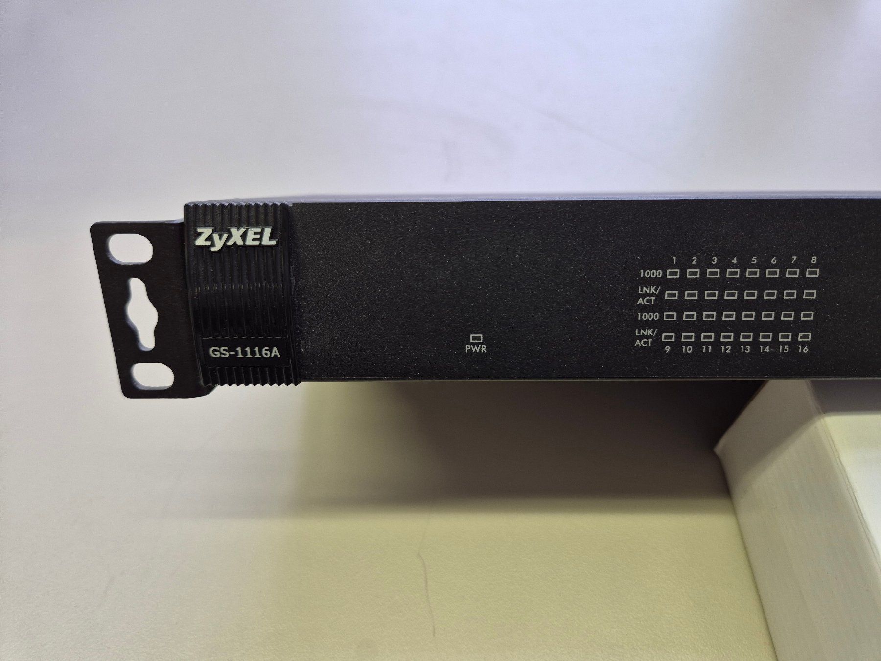 Zyxel Hub & Switch: ZyXEL GS-1116A – Usato da Eichberg venduto da Odines