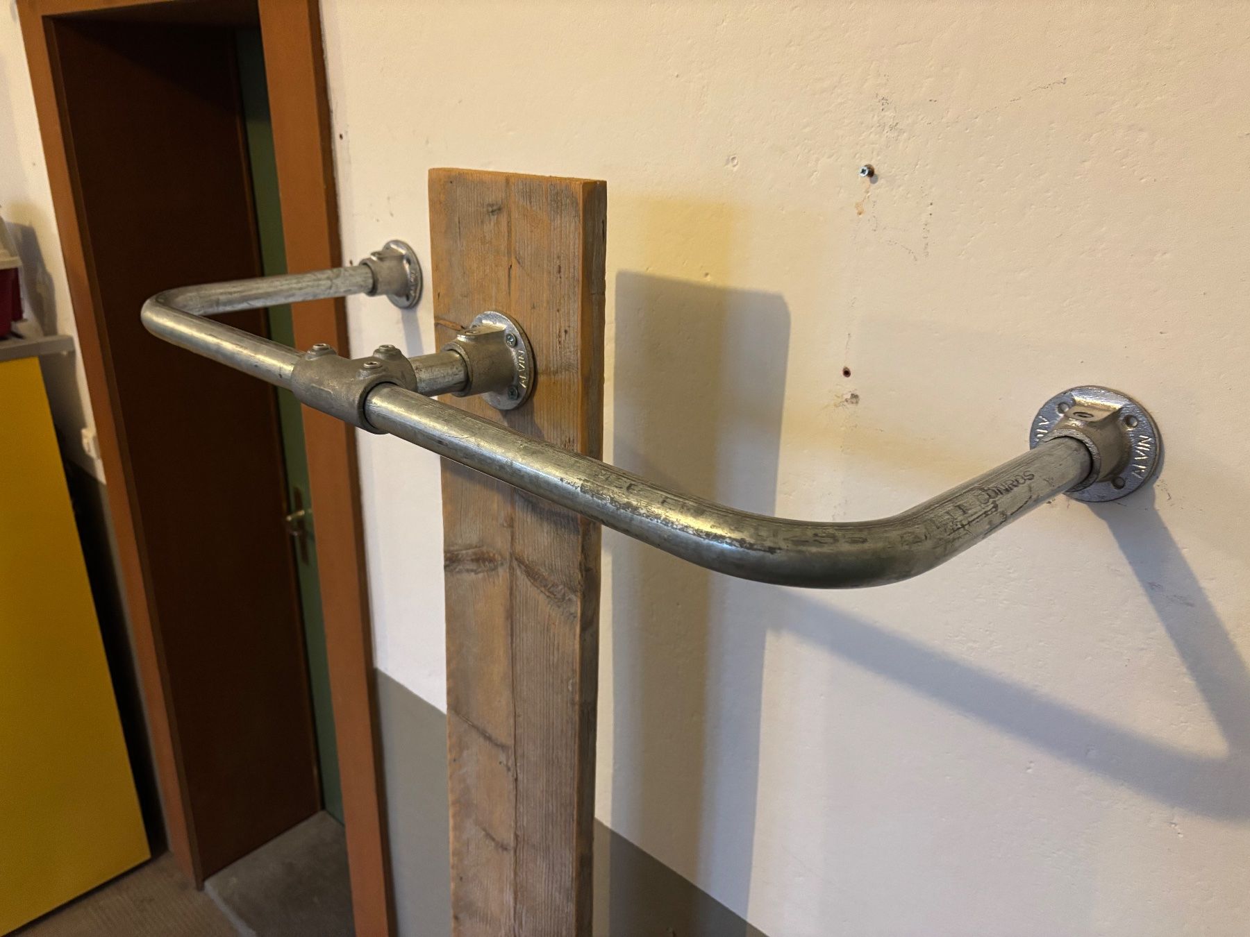 Interio Guardaroba: Garderobe Industrial Look – Usato da Wallenwil venduto da Mueller842 1