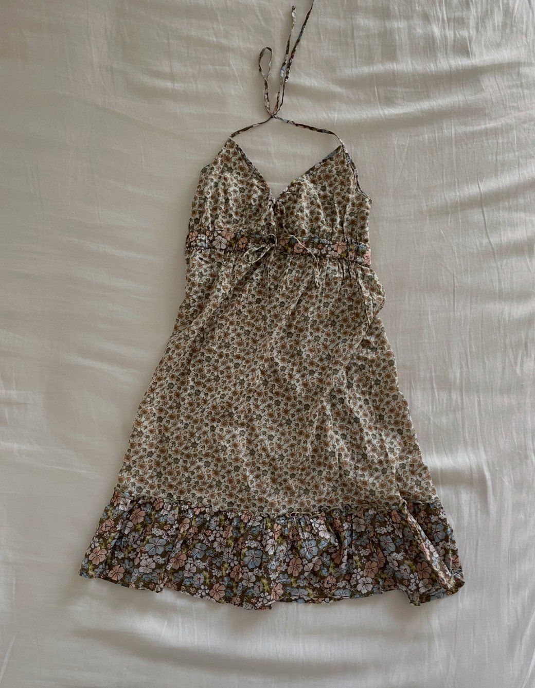 Vestiti: Floral Tie Halter Dress – Usato da Genève venduto da toandfrom