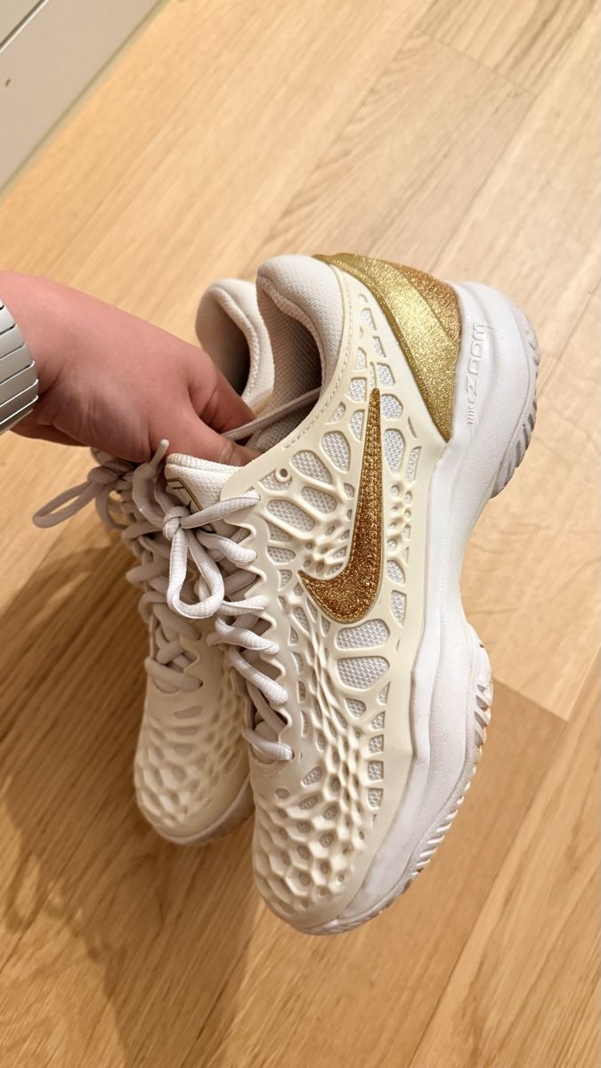 Nike Scarpe da donna: Nike Tennis Schuhe – Usato da Döttingen venduto da SenKirman 1