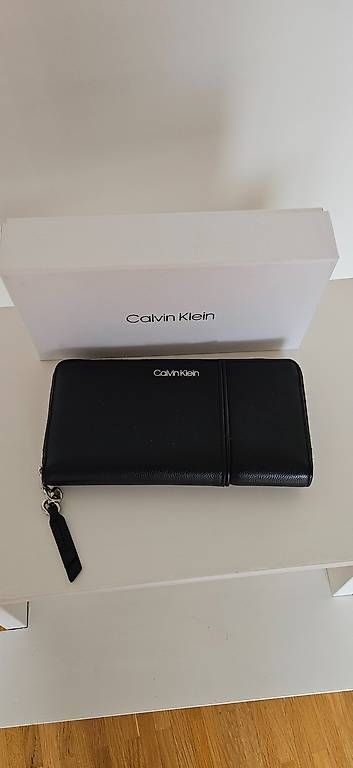 Calvin Klein Portamonete: Calvin Klein Portemonnaie – Usato da Urtenen-Schönbühl venduto da sas_gl8q