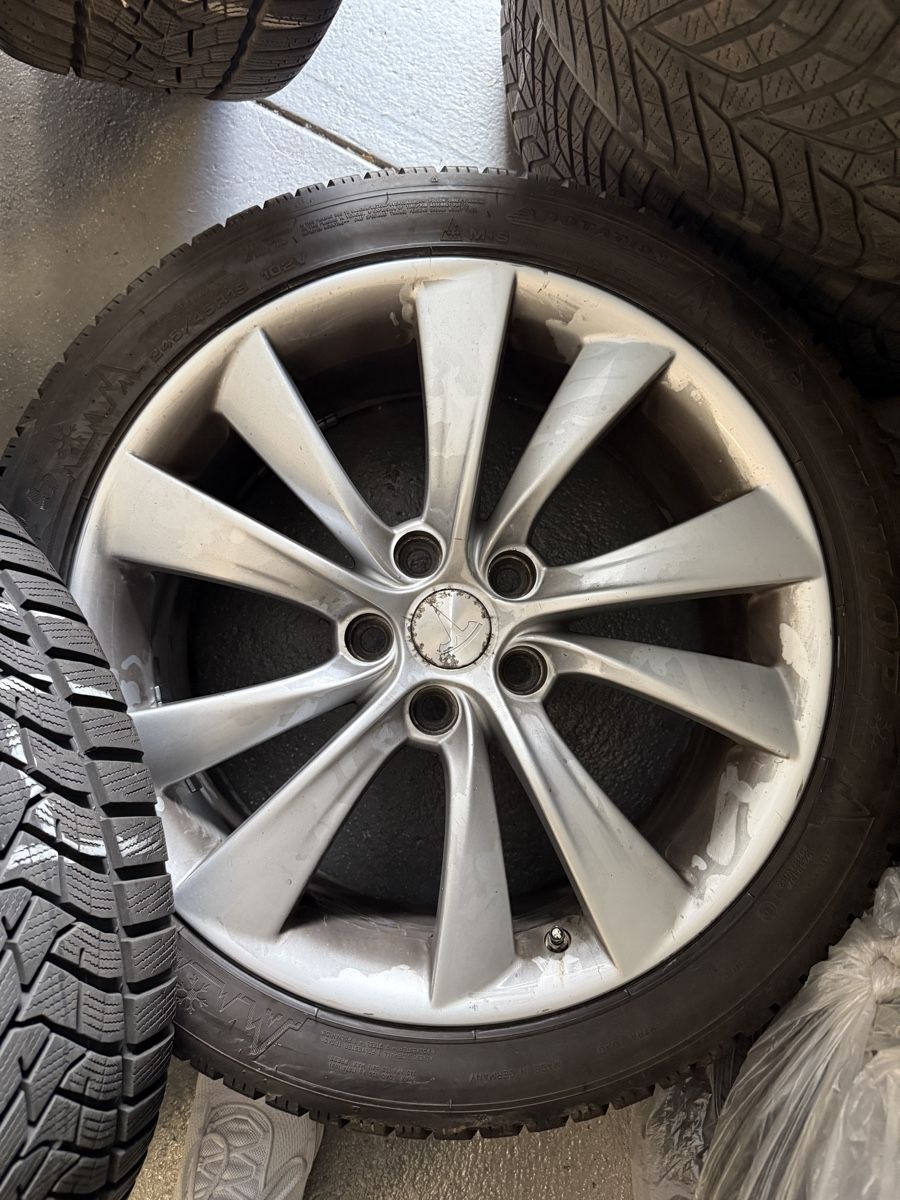 Pneumatici & Ruote complete: Tesla Model S Winterräder Original – Usato da Wagen venduto da Nemox