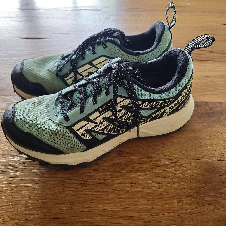 Salomon Scarpe da uomo: Trekkingschuhe Wanderschuhe GoreTex 37 – Usato da Schaffhausen venduto da Jakarila