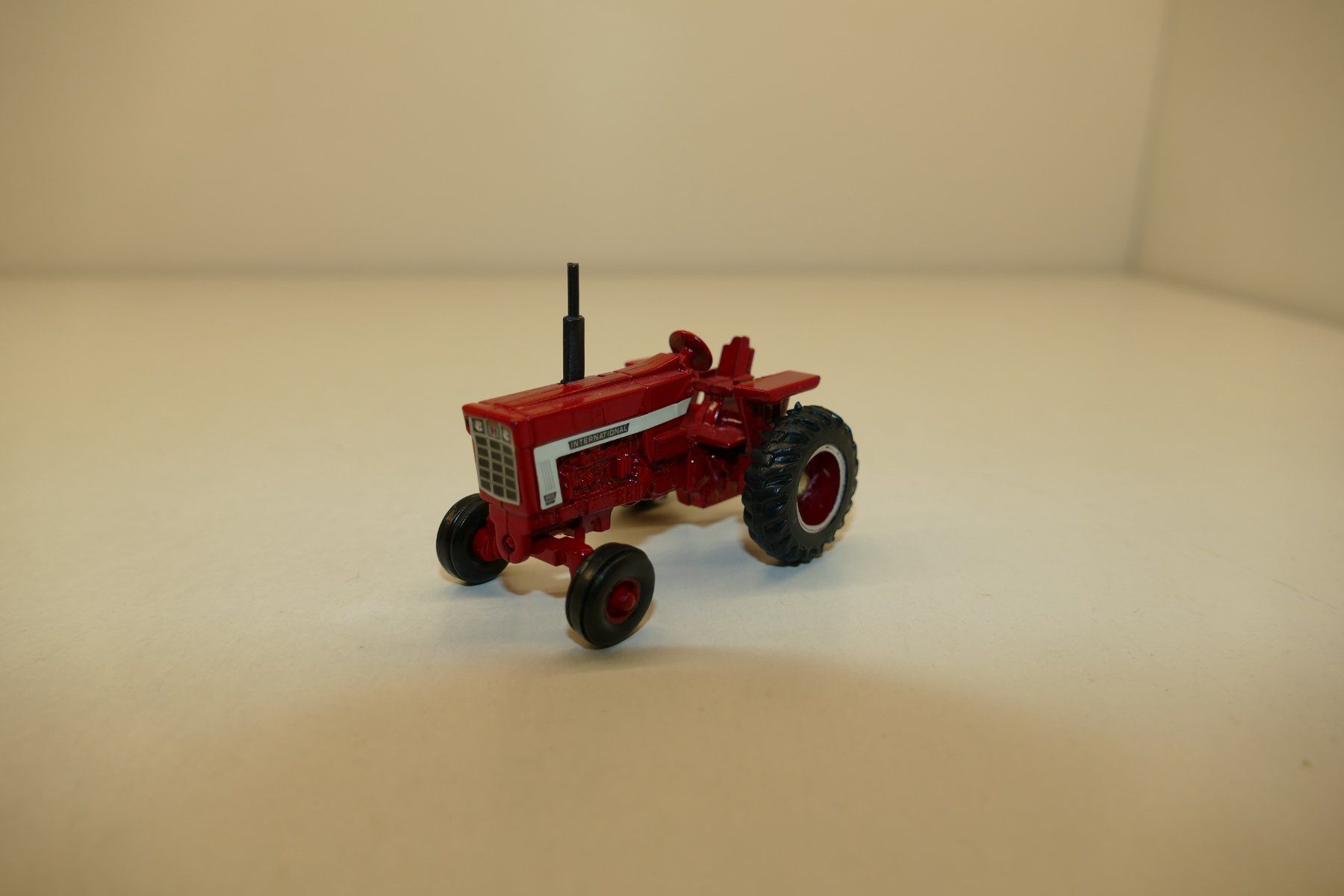 Kit di modellismo & Modellini statici: Metallmodel: International 966 Traktor – Nuovo (secondo la descrizione) da Niederhasli venduto da rail-duerst