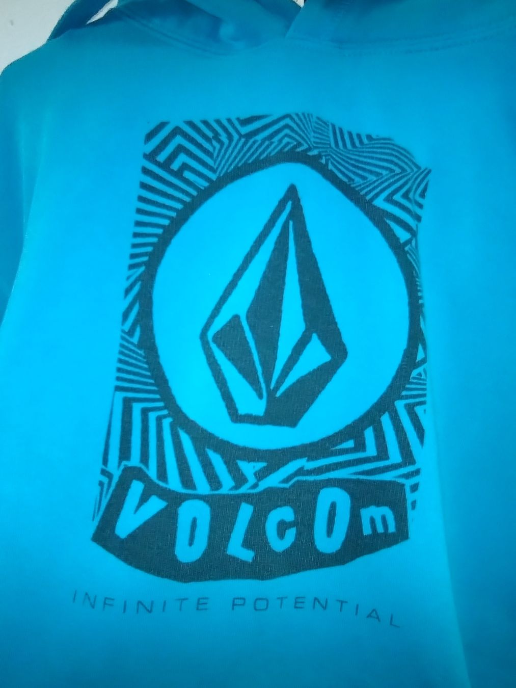 Maglioni & Felpe: Volcom turquoise, taille M, Sweat-shirt à capuche – Usato da Farvagny-le-Grand venduto da LaCaverne 1