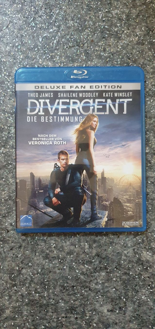 Tutti i DVDs: Blu-ray-Set: R.I.P.D. , Divergent & Star Wars – Usato da Biel/Bienne venduto da IT_KinG 3