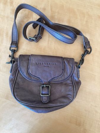 Kleine Lederhandtasche in braun von Liebeskind