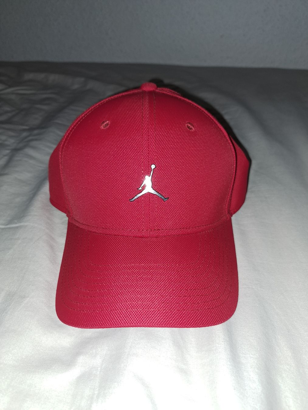 Casquette Jordan rouge (Neu (gemäss Beschreibung)) in Grand-Lancy für ...
