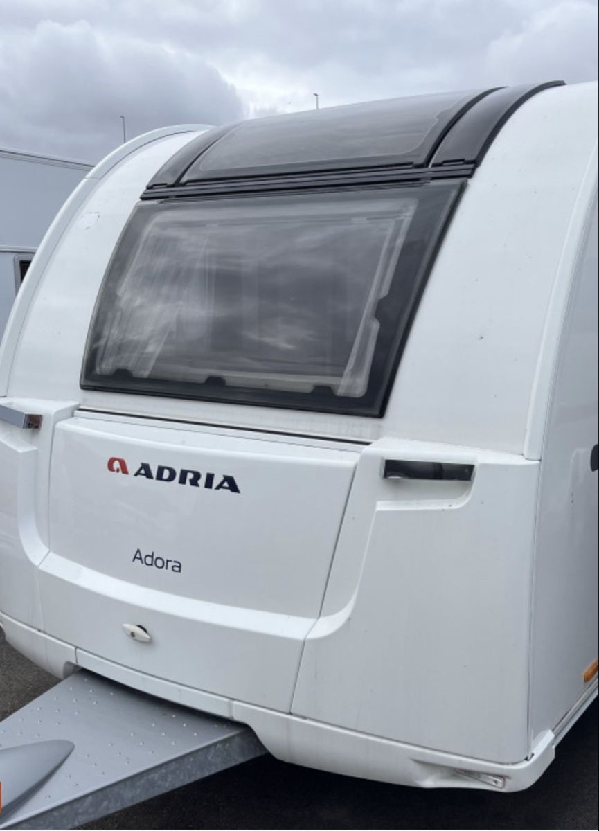 Adria Veicoli da campeggio: Wohnwagen Adria 572 UT – Usato da Bichwil venduto da Eugemeol 1
