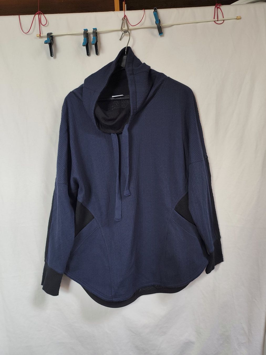 Maglioni & Felpe: Pulli Made in Switzerland "Edel Shirt" – Usato da Oberwil BL venduto da suaku