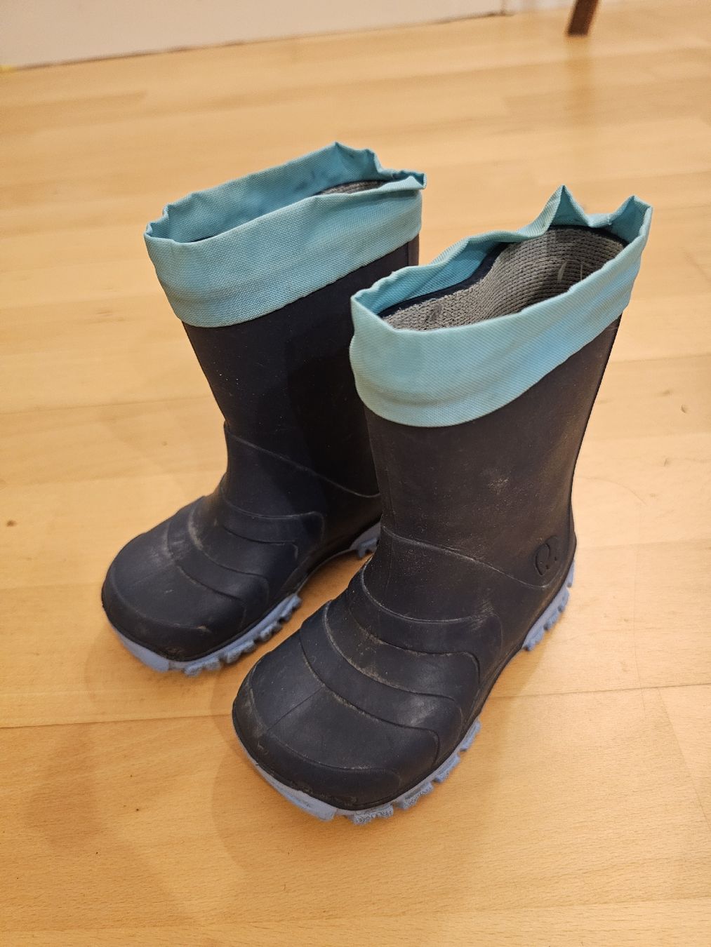 Scarpe per ragazzi: Gummistiefel Grösse 22 – Usato da Winterthur venduto da la_lunae