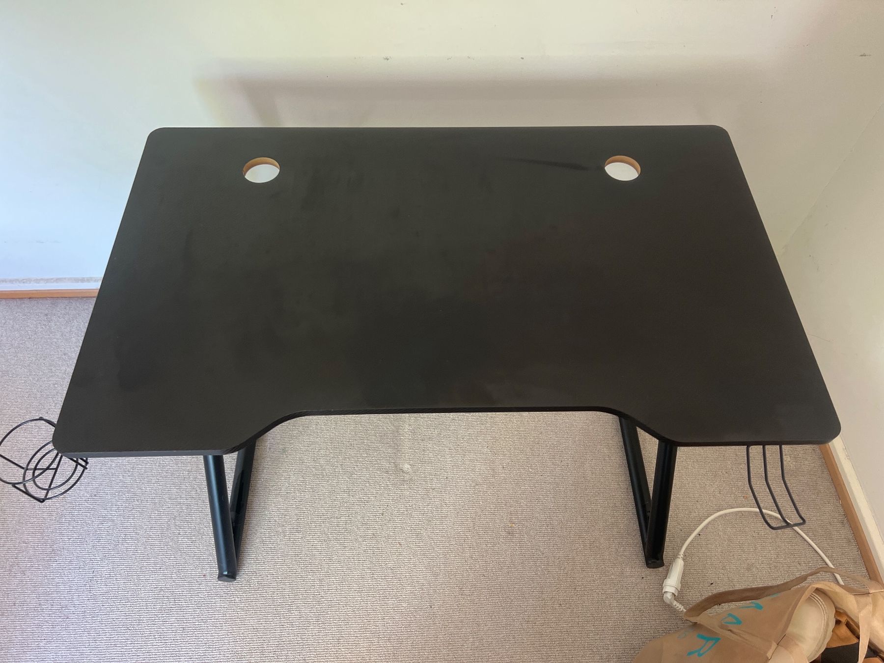 Micasa Tische: Verkaufe Gaming-Tisch – Gebraucht aus Basel von nad_m5bh 1