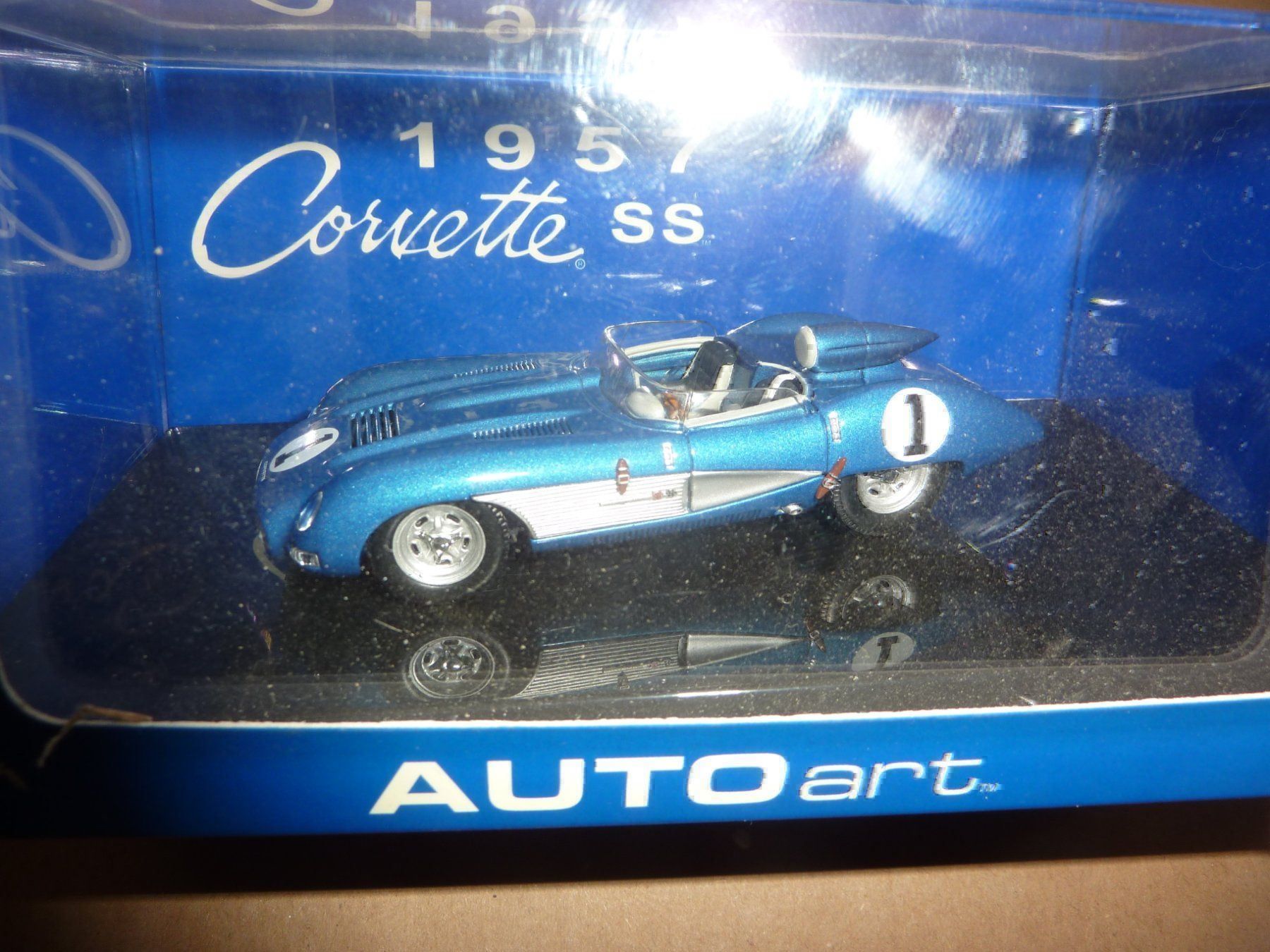 Autoart Voitures modèles: CORVETTE SS 1957 – Neuf avec emballage d'origine à Balsthal par bouteliee