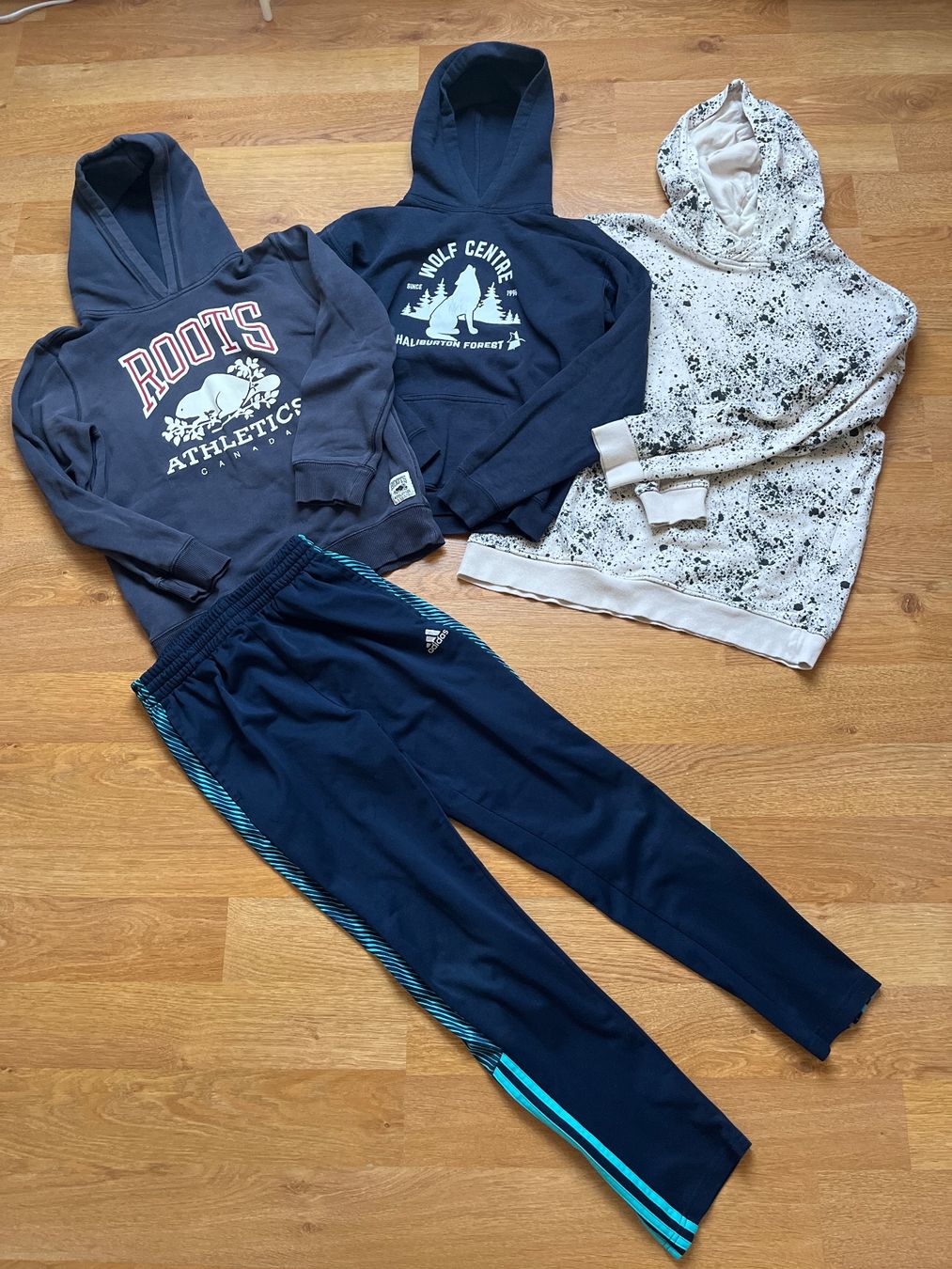 Adidas Kleiderpakete & -sets: Lot de vêtements – Gebraucht aus Genève von fyshbird