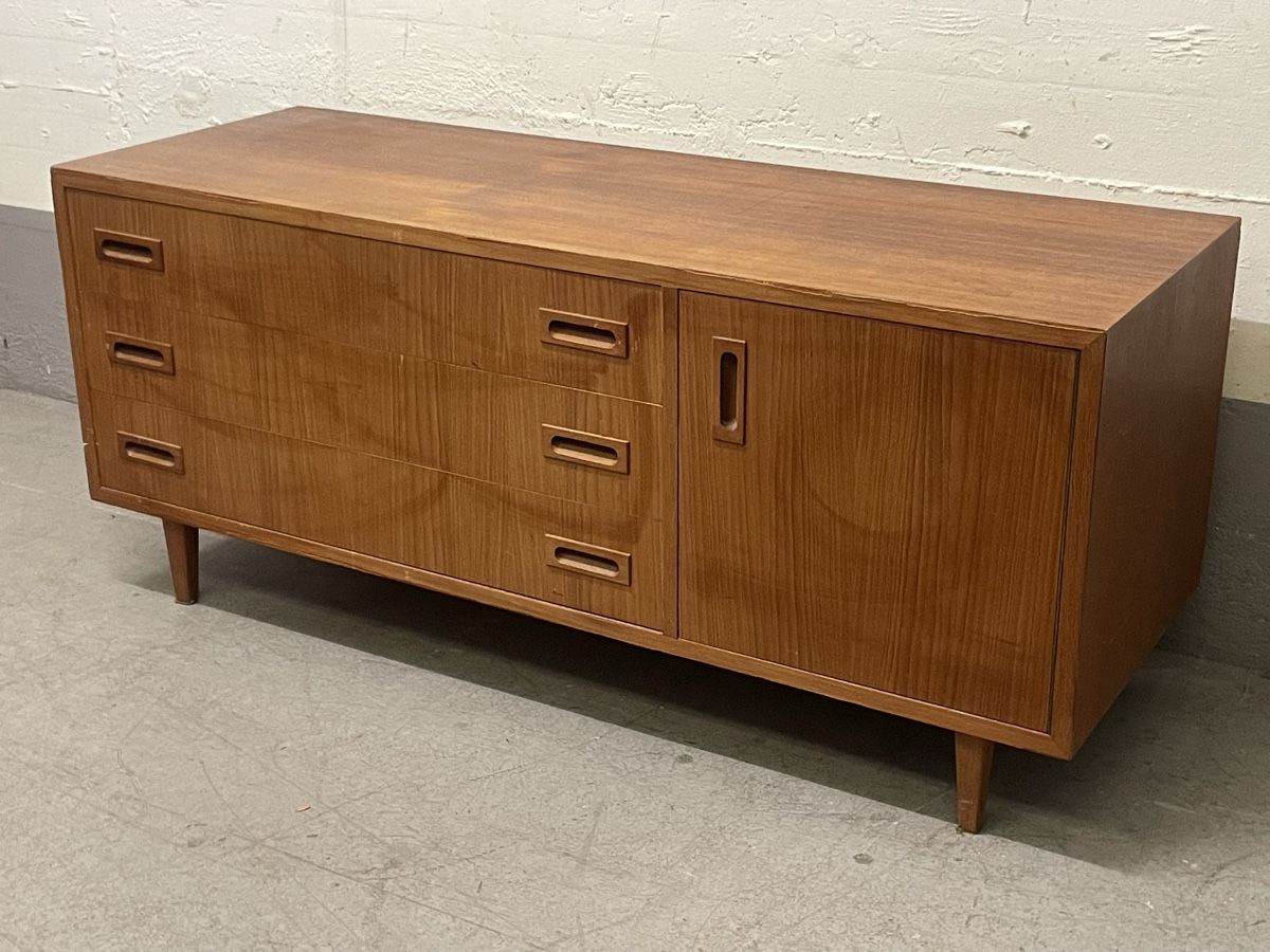Commodes: Vintage kommode/sideboard mit 3 schubladen & 1 türe – D'occasion à Zürich par Vintage-1993