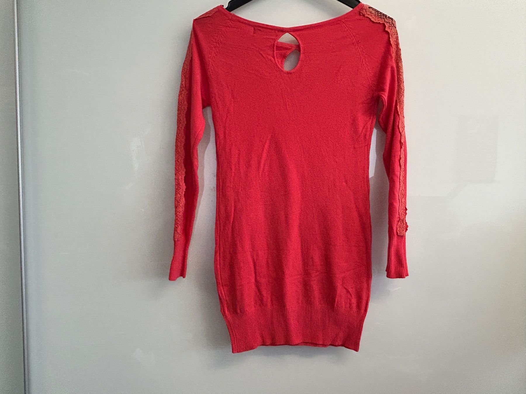 Maglioni & Felpe: Pullover Lang mit Spitze Figurbetont 1 Size Neu – Nuovo e nell'imballaggio originale da Regensdorf venduto da Spyke55 2