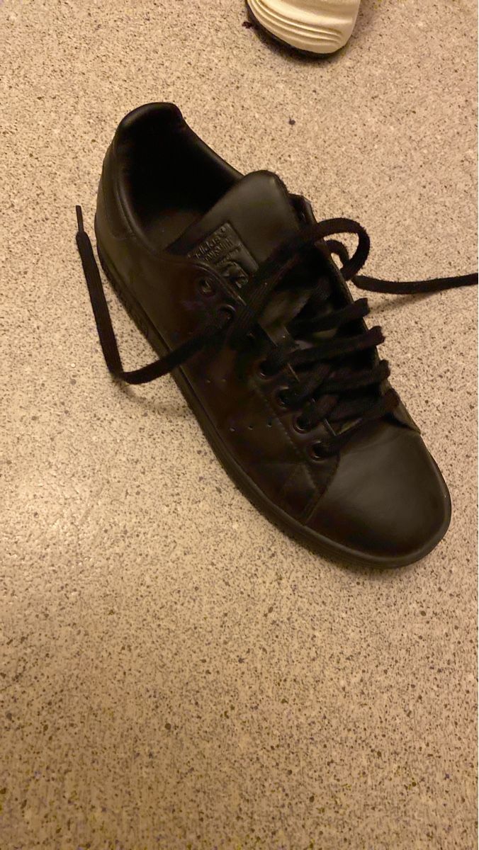 Scarpe da donna: Baskets Adidas Stan Smith noires prix négociable – Usato da Lausanne venduto da LorenaOrtega