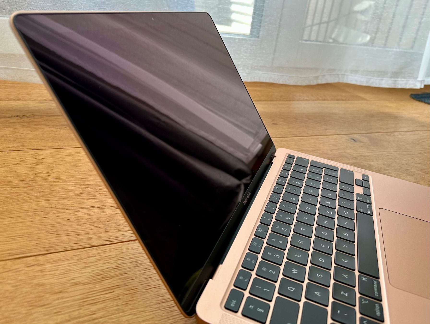 Apple 13 inch MacBook Air Gold (Gebraucht) in Einsiedeln für CHF