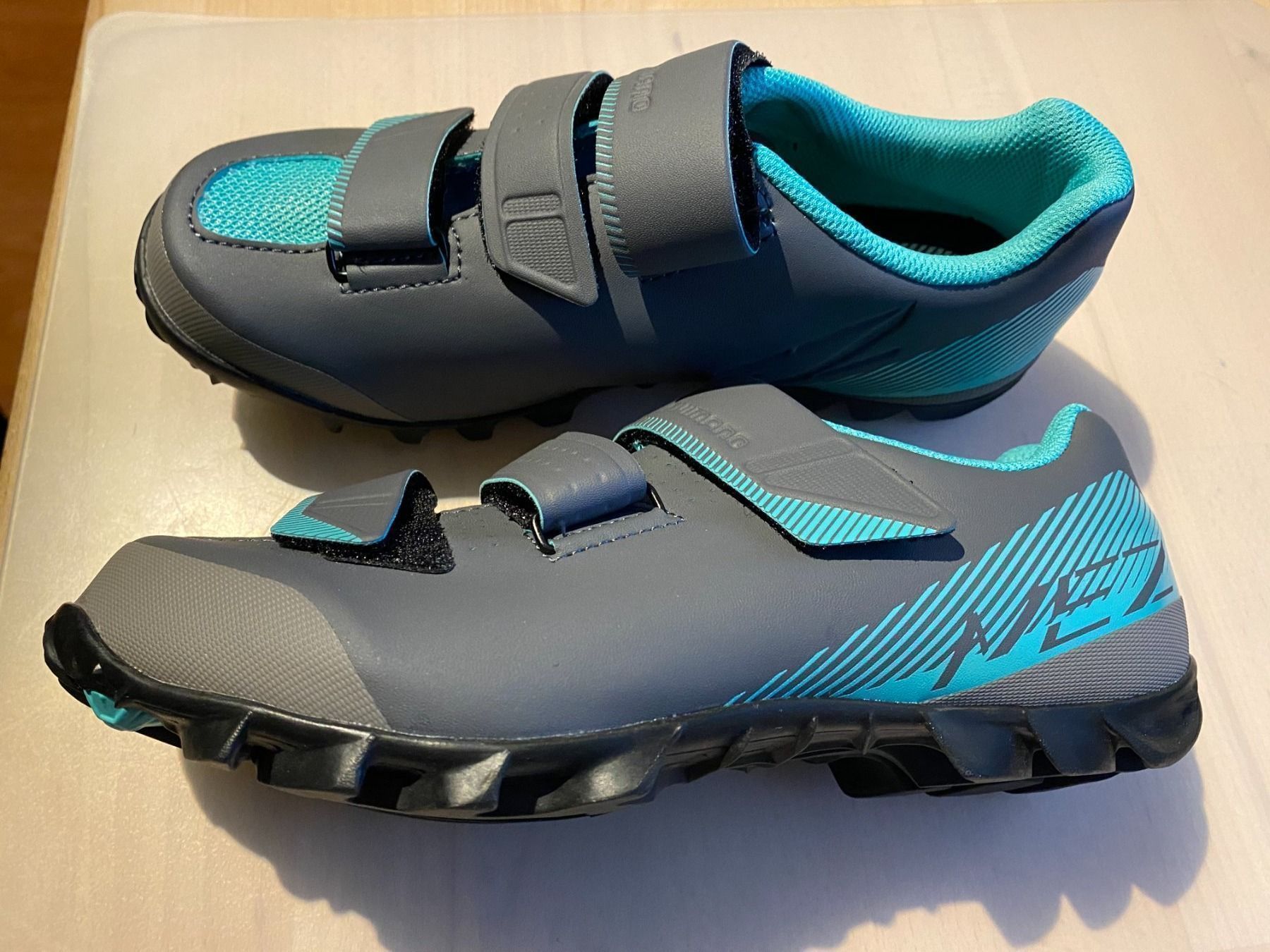 Damenschuhe: Veloschuhe Shimano ME2 Grösse 38 neu – Neu und originalverpackt aus Hergiswil LU von Kubb76