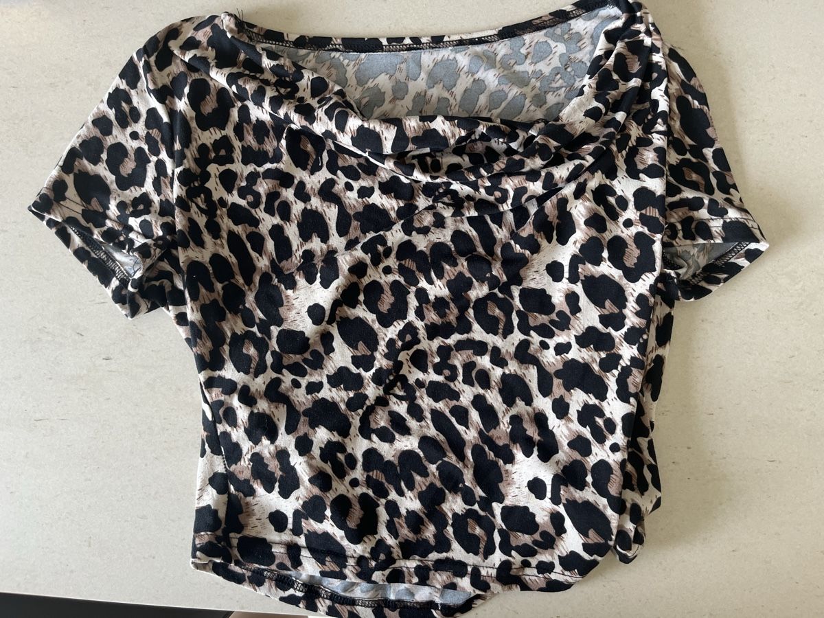 T-shirt: Damen Leopard T-shirt - gr. L – Usato da Tenero venduto da debsag
