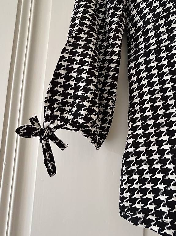 Top: Optical motif Jersey Blouse – Usato da Genève venduto da mar_f82s 1