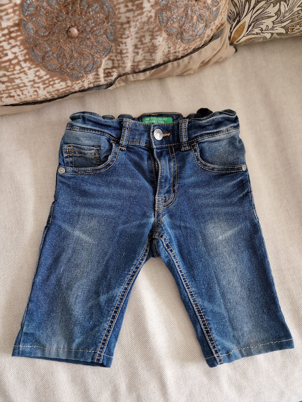 Benetton Pantaloni: Shorts Benetton Gr. 120 – Usato da Zürich venduto da Pemberleys