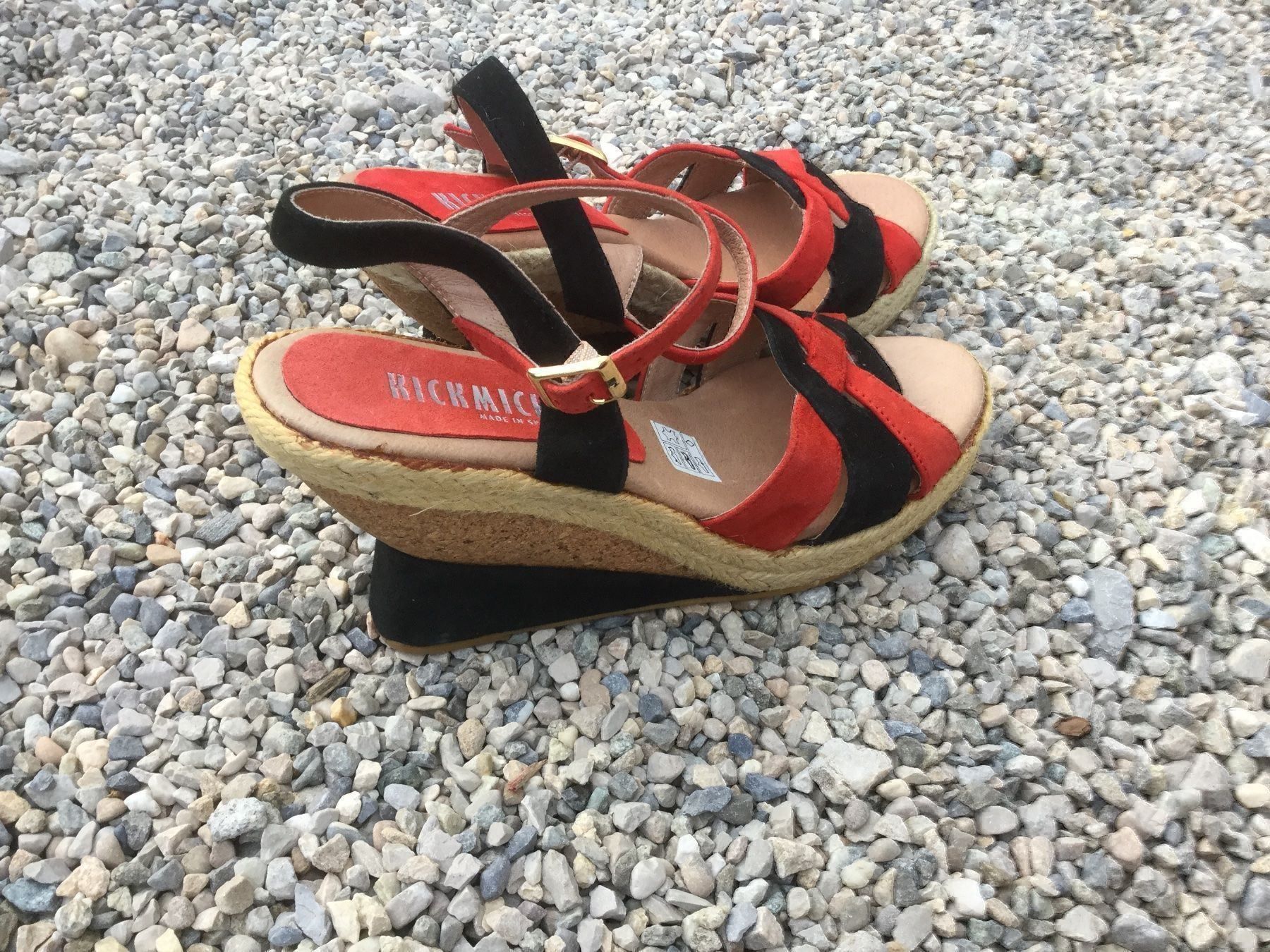 Scarpe da donna: Sandalettes rouge/noir en daim KICKMICH – Nuovo e nell'imballaggio originale da Agiez venduto da chouchanelle 4
