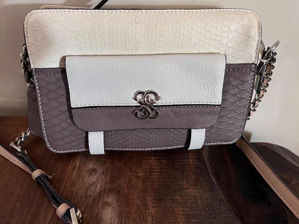 100% Originale Guess Tasche zu verkaufen (D'occasion) à Winterthur