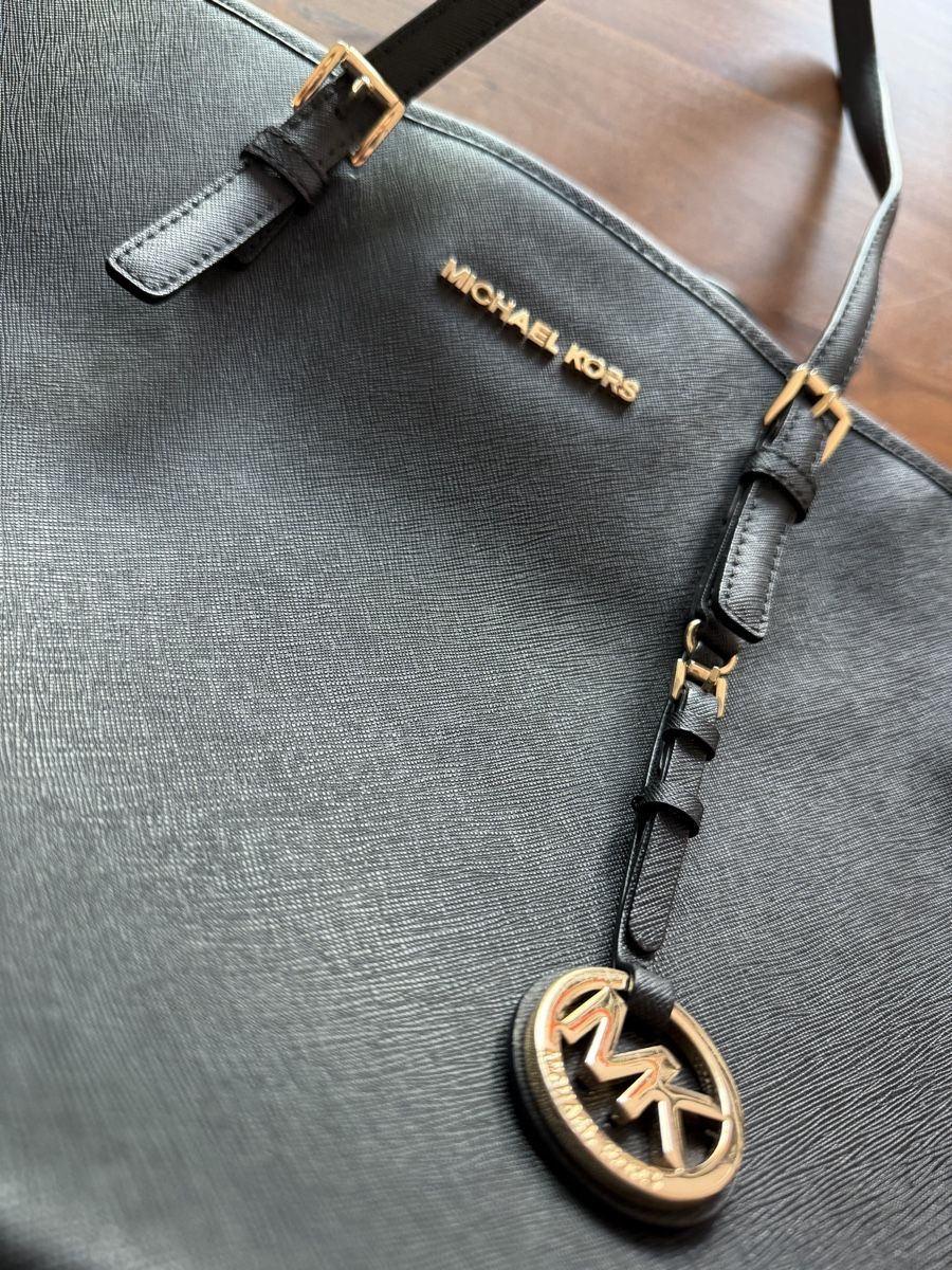 Michael Kors Borse da donna: Michael Kors Handtasche Schwarz – Usato da Pratteln venduto da sponiin 1