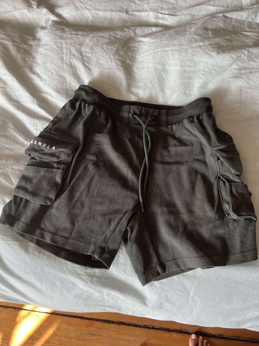 Hosen: Youngla Cargo Shorts, Graue Sommerhose, Gr. M – Gebraucht aus Altstätten SG von melody-