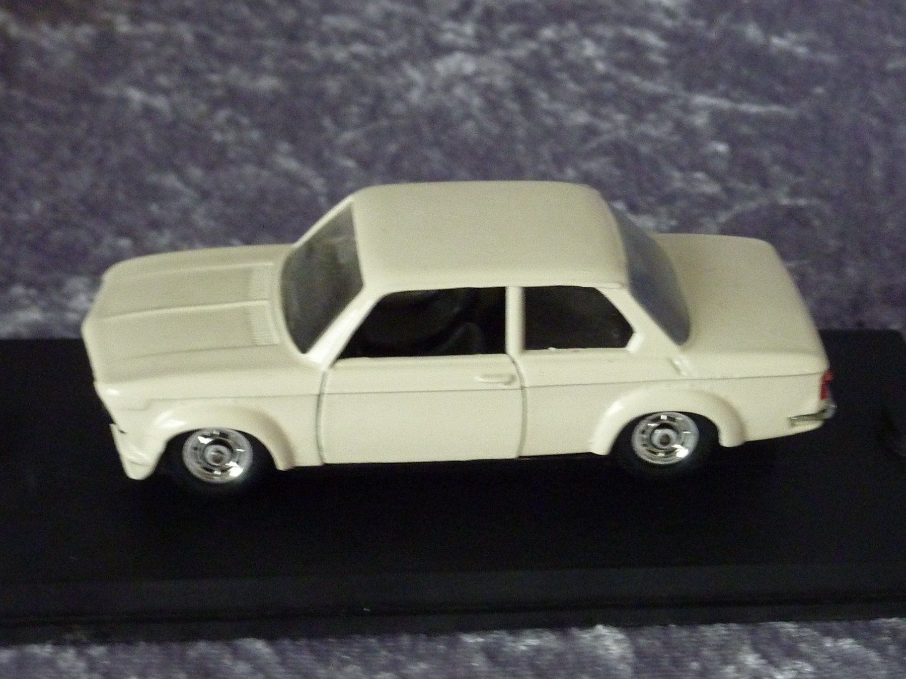 BMW Modellini d'auto: BMW 2002 Turbo 1:43 – Usato da Dürrenäsch venduto da modellautos4you 2