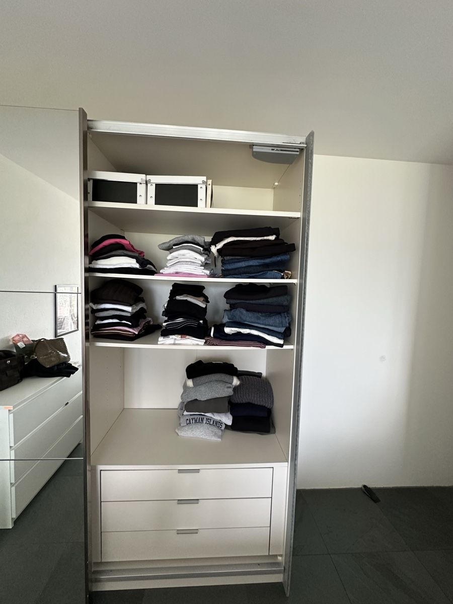 Interio Armadi: Kleiderschrank mit Schiebetüren – Usato da Erlenbach ZH venduto da fab_d28j 3