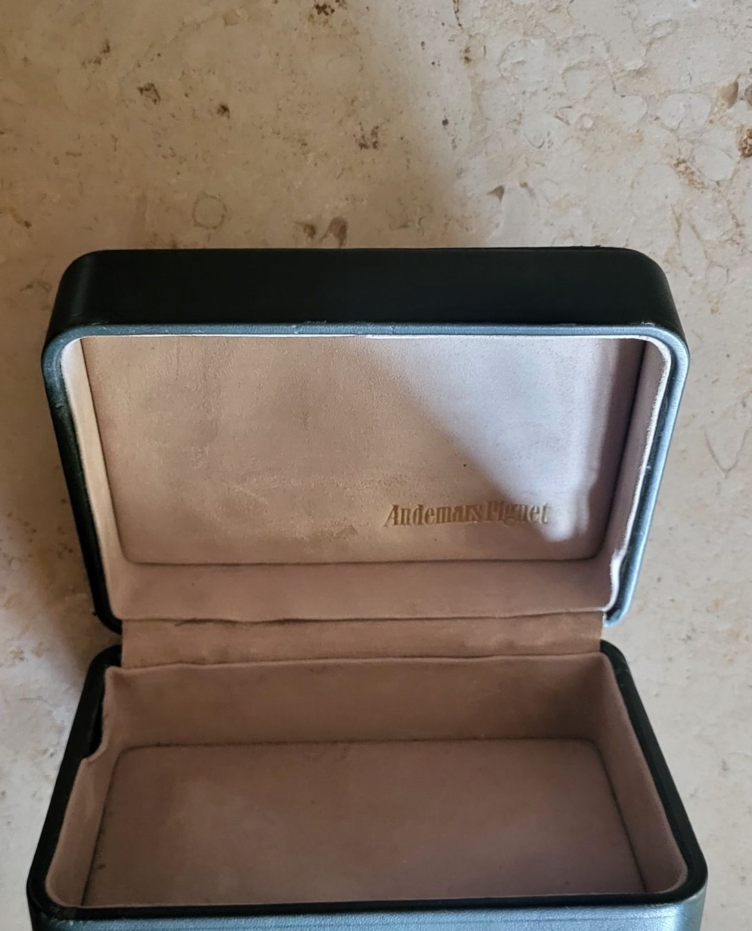 Audemars Piguet Montres: Ecrin Audemars Piguet ancienne – D'occasion à Bursinel par Rolesor 1