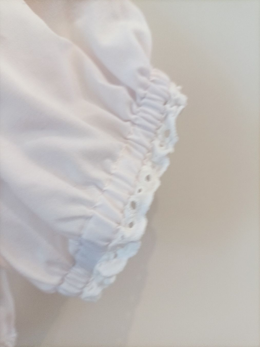 Costumi: Dirndl Krüger Madl mit Bluse Grösse 36 – Usato da Egnach venduto da TTLL 8