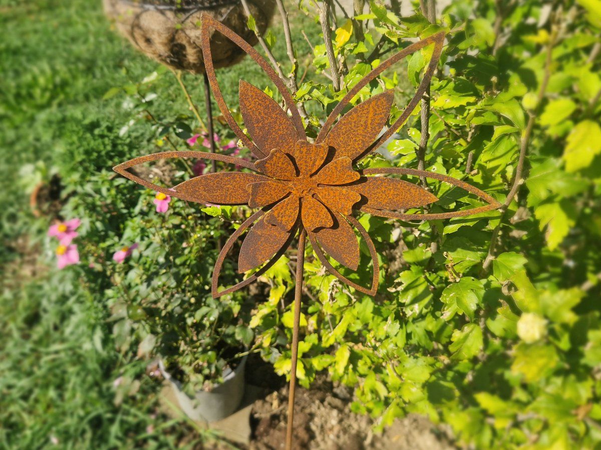Tutte le decorazioni: Rostblume Gartenstecker Edelrost 113cm – Nuovo e nell'imballaggio originale da Matzendorf venduto da Gartendeko-Shop 1