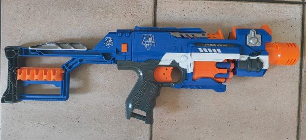 Nerf Giocattoli: Nerf N-Strike Elite Stockade – Usato da Basel venduto da fil_zq9y
