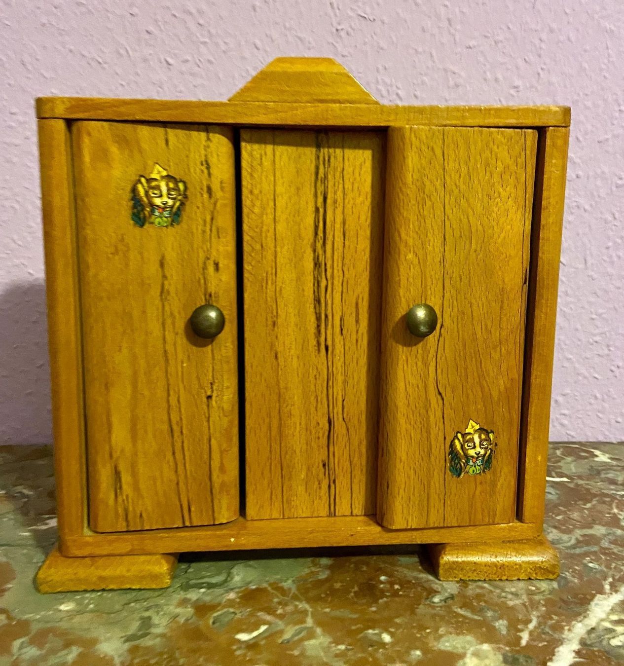 Case e mobili per bambole: Armoire de poupées – Usato da Petit-Lancy venduto da Pierre_le_voyageur