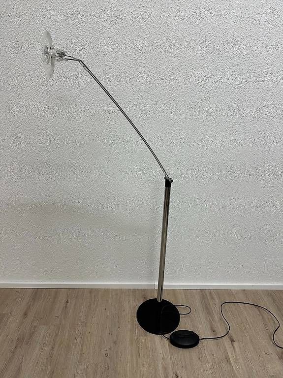 Lampade: Vintage Postmodern Halogen Stehleuchte Chrom mit Acrylschirm – Usato da Obernau venduto da Arche_Noah_Brocki 1