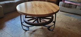 Massiver Couchtisch, Holz, Unikat, Wagenrad-Design