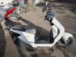 Honda e:M1