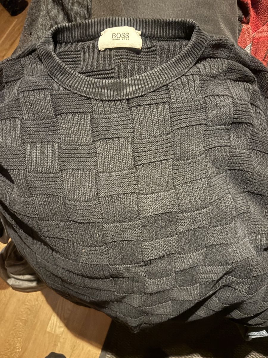 Hugo Boss Maglioni & Felpe: Hugo Boss Schwarz Pullover L – Usato da Obermumpf venduto da davetattoo 1