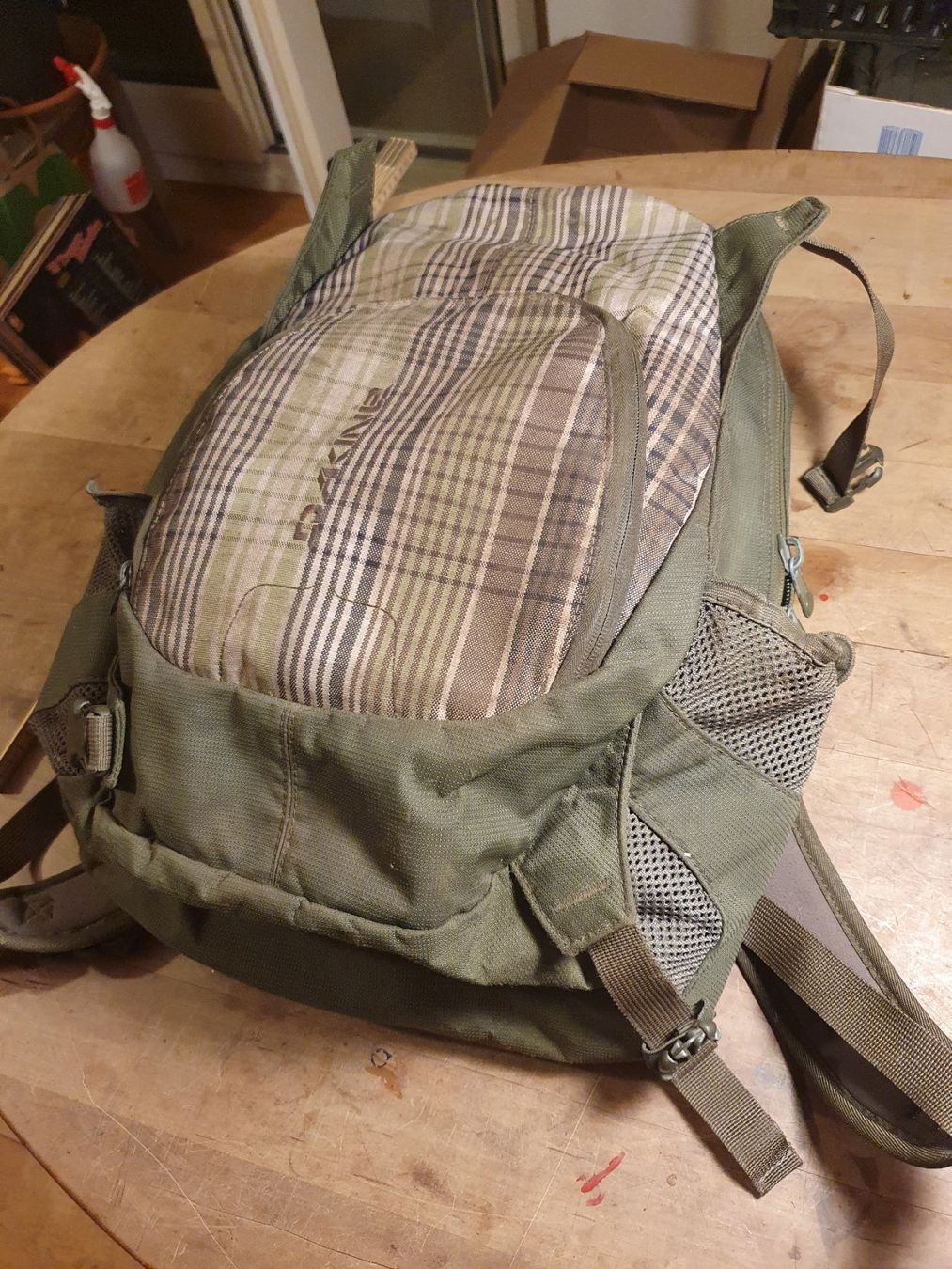 Dakine Zaini: Dakine Rucksack Grün – Usato da Zürich venduto da dialout