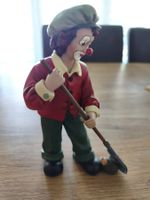 Gilde, Clown, der Gärtner mit Besen und Igel