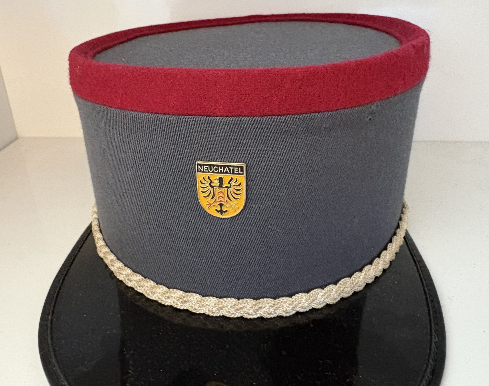 Uniformi: Uniformmütze Polizei Neuchâtel – Usato da Volketswil venduto da zwitsch33 1